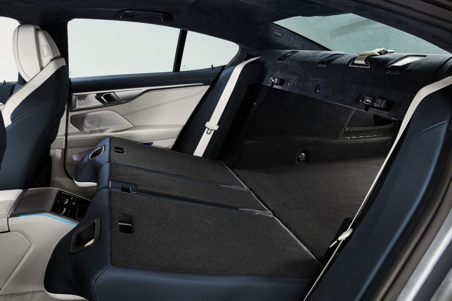 Интерьер BMW M850i xDrive Gran Coupe (G16) 2019 года  (WW) (фото 134 из 152)